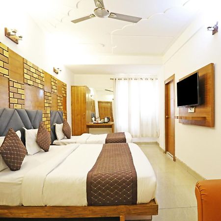 Hotel Ambrosia - A Boutique Hotel New Delhi Eksteriør bilde