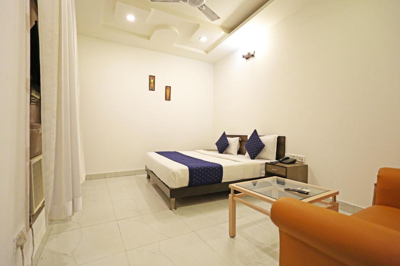 Hotel Ambrosia - A Boutique Hotel New Delhi Eksteriør bilde