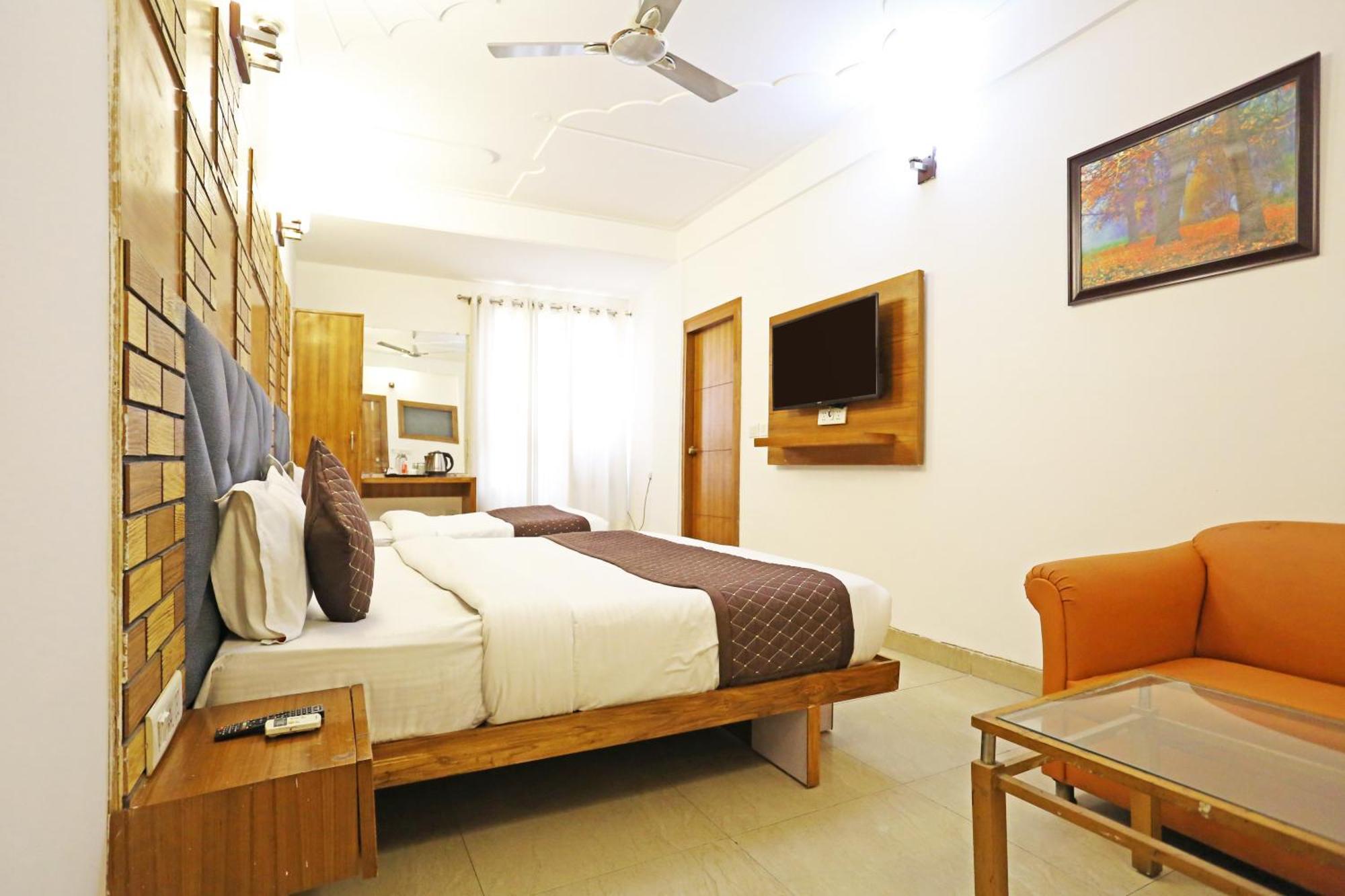 Hotel Ambrosia - A Boutique Hotel New Delhi Eksteriør bilde
